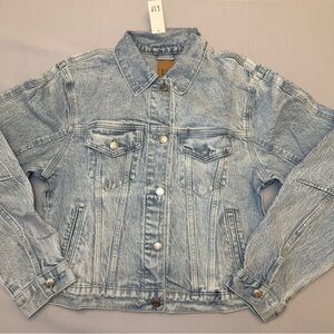 NWT Gap Women’s Light Blue Barrel-Sleeve Icon Denim Jacket Size M